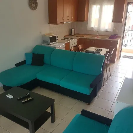 Dina's Nea Skioni